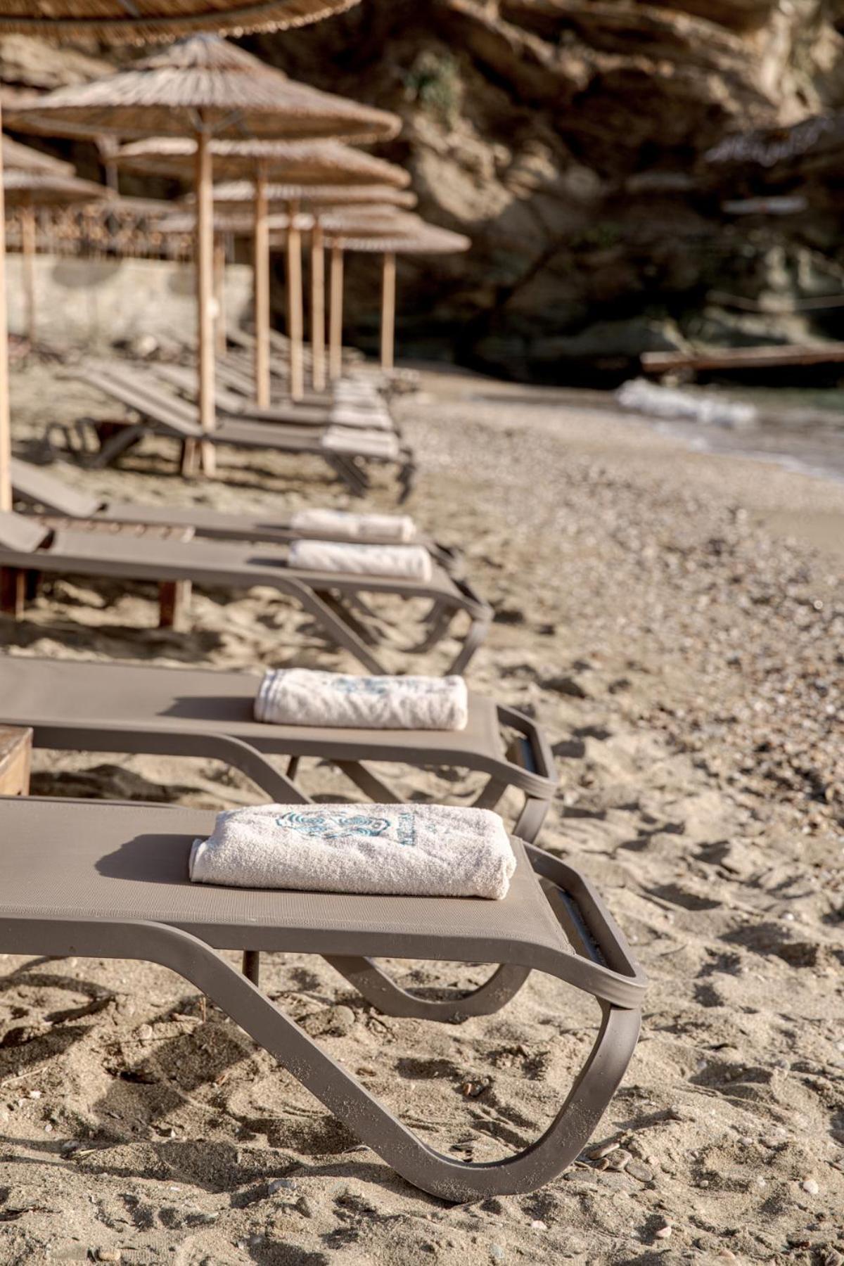 Aneroussa Beach Hotel Баци Екстериор снимка