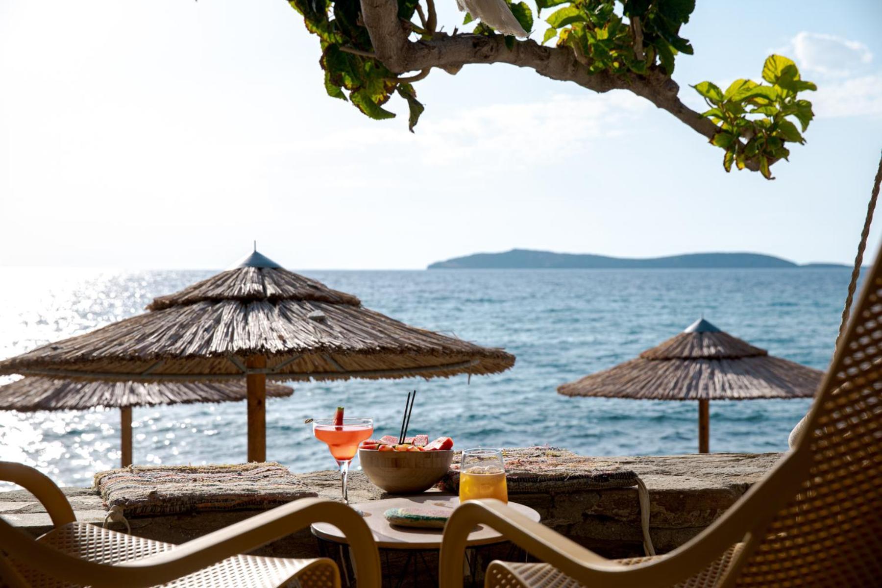 Aneroussa Beach Hotel Баци Екстериор снимка