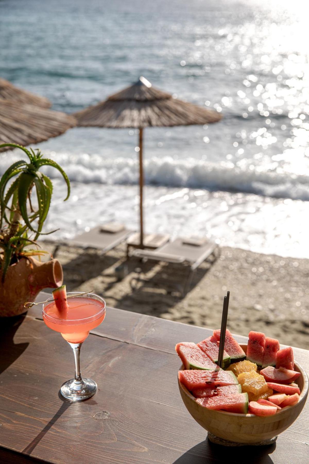Aneroussa Beach Hotel Баци Екстериор снимка