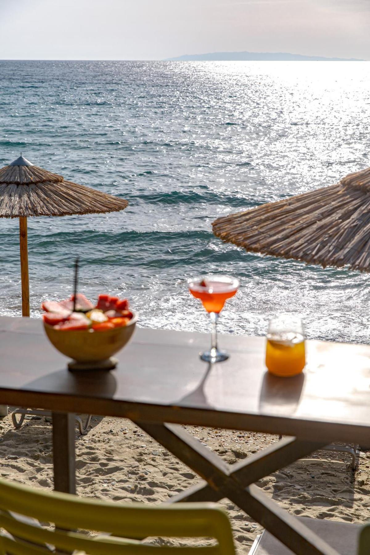 Aneroussa Beach Hotel Баци Екстериор снимка