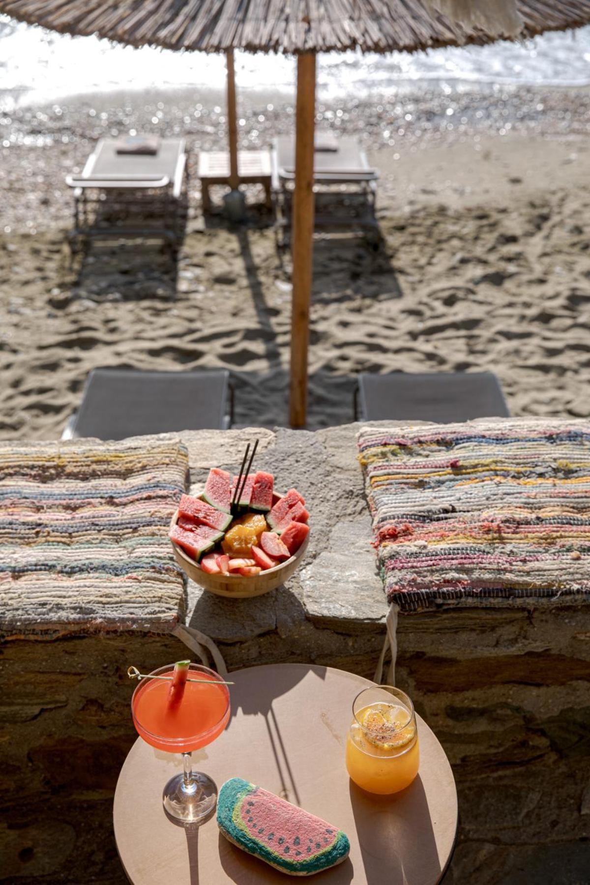 Aneroussa Beach Hotel Баци Екстериор снимка