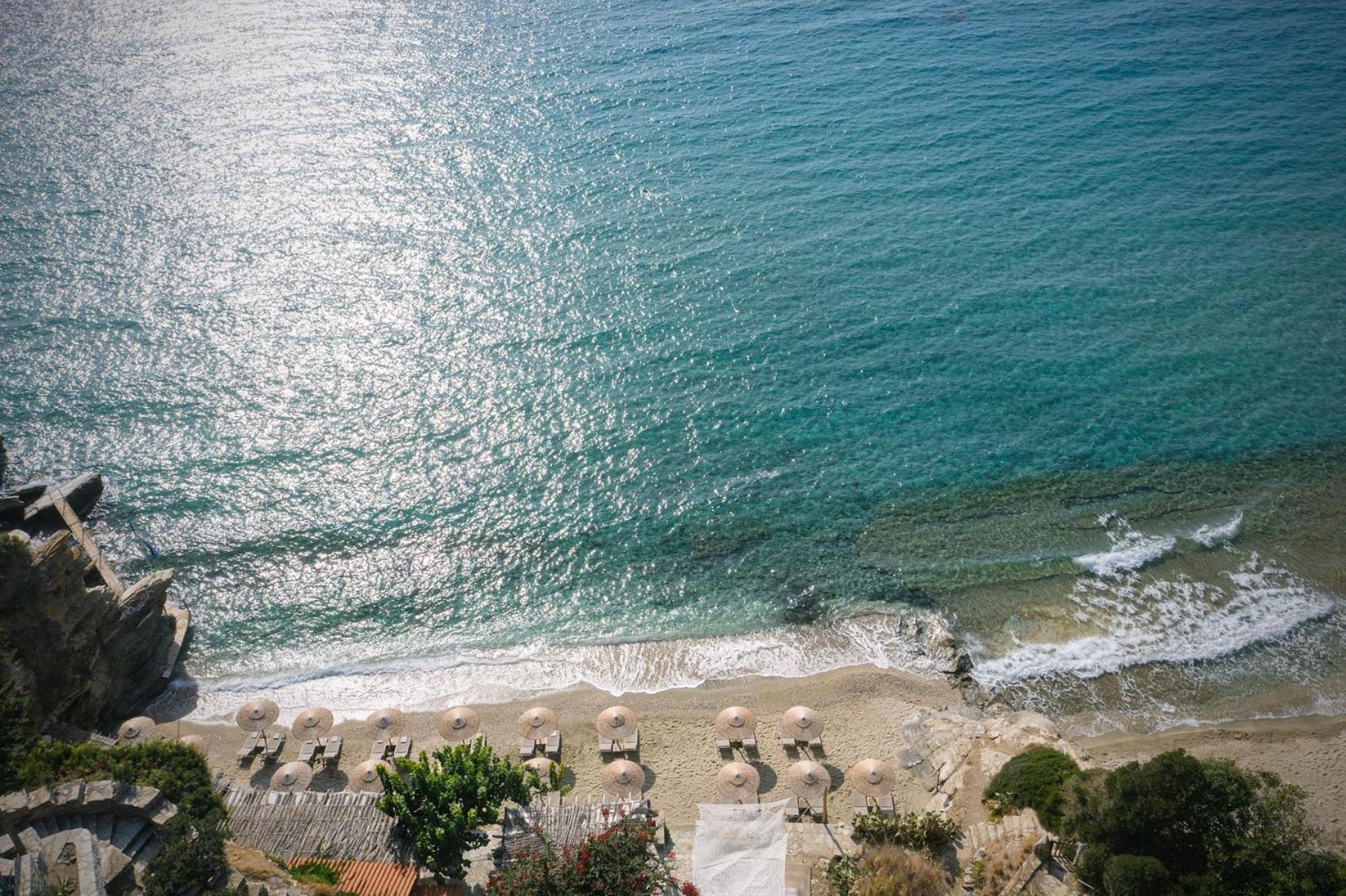 Aneroussa Beach Hotel Баци Екстериор снимка