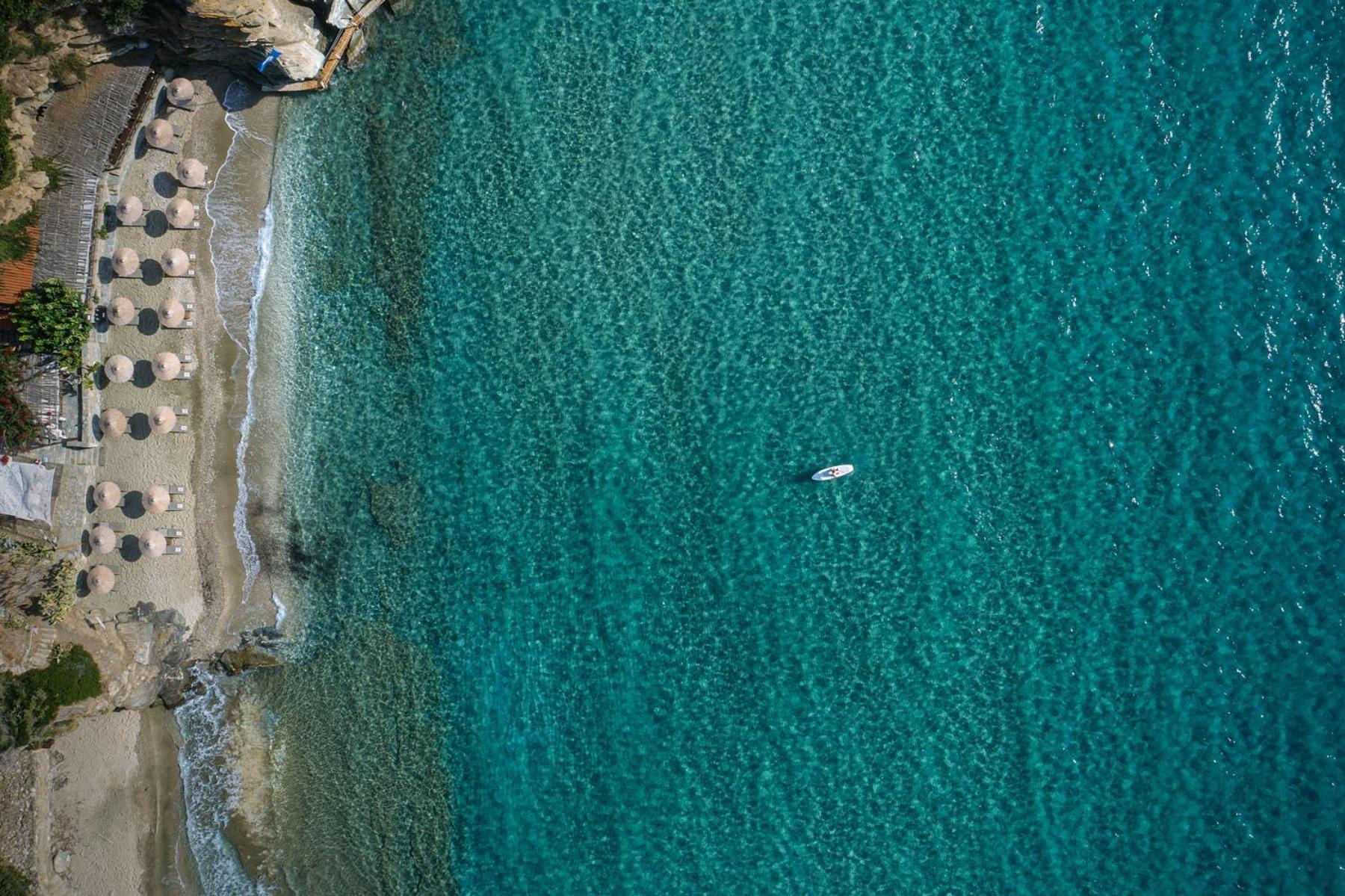 Aneroussa Beach Hotel Баци Екстериор снимка